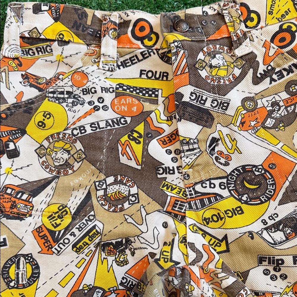 Rad & Rare 70s Vintage Big Rig CB Radio Slang Graphic Print Frayed Jean Shorts - Picture 2 of 14